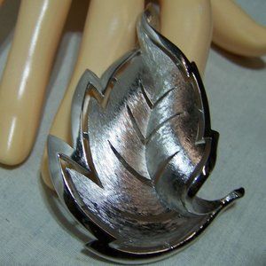Vintage Crown Trifari Leaf Pin Brooch 2 3/4" Silver Autumn
